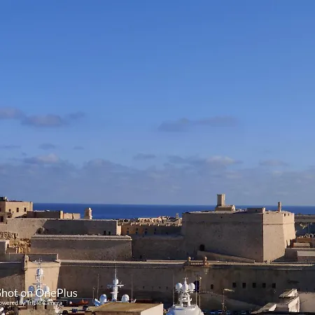 Boxman Family Host *