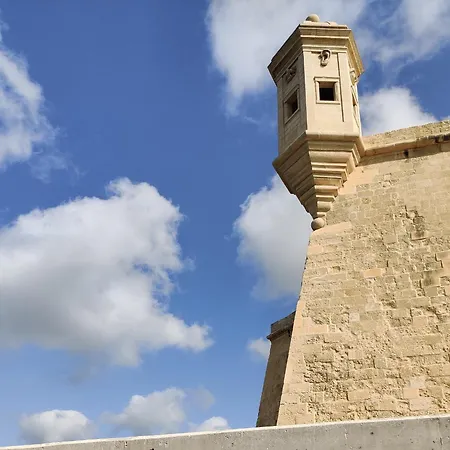 Boxman Family Host *