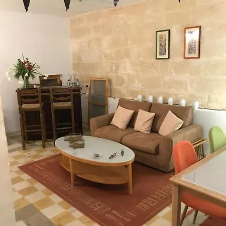 Semi-basement, Cosy Interconnected To Our A Traditional Maltese Townhouse Apartment