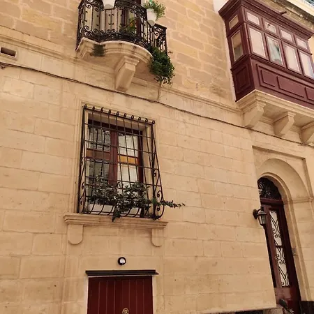 Semi-basement, Cosy Interconnected To Our A Traditional Maltese Townhouse